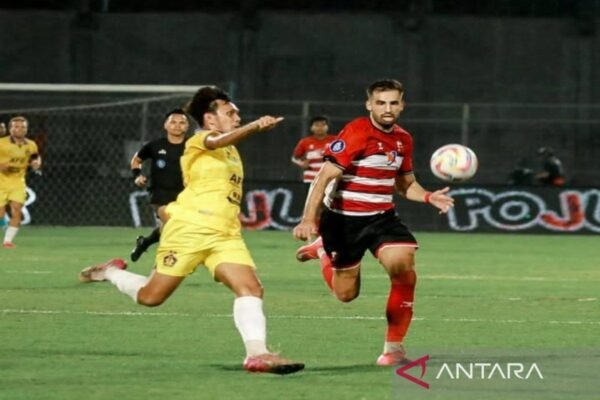 Drama Kemenangan Madura United atas Persik dengan Skor 2-1 di Bangkalan