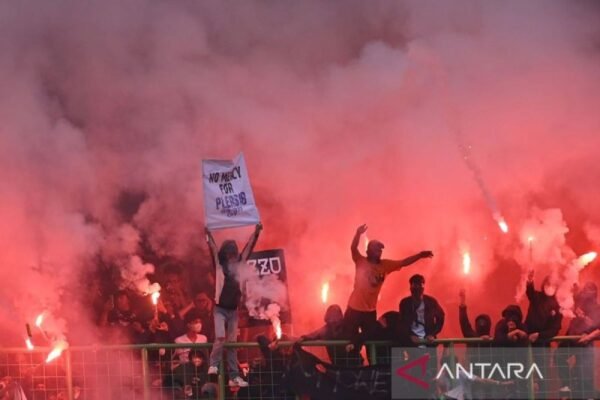 Erick Thohir Mengisyaratkan Larangan Suporter Tamu di Liga 1 Akan Diteruskan