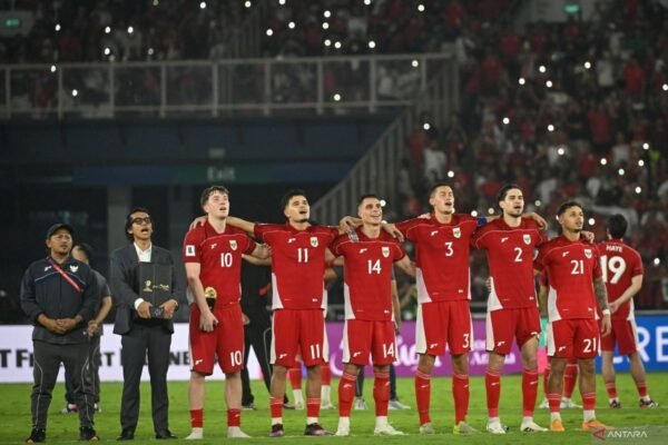 Bagaimana dengan judul berikut ini:

"32 Pemain Dipanggil PSSI dan Kunjungan Prabowo ke Thailand: Berita Terpopuler!