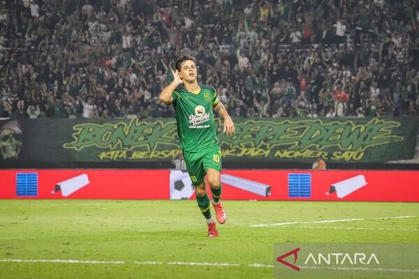 Persebaya Menang 1-0 Melawan PSS Sleman di Laga ‘Team Launching Game’ Persebaya Menang 1-0 Melawan PSS Sleman di Laga 'Team Launching Game'