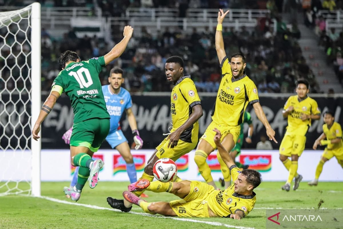 Pelatih Semen Padang: Persebaya Tampil Lebih Efisien