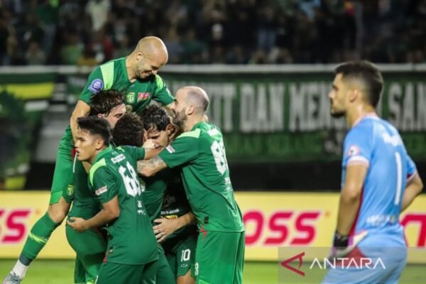 Persebaya Surabaya Kalahkan Semen Padang dengan Skor Tipis 1-0